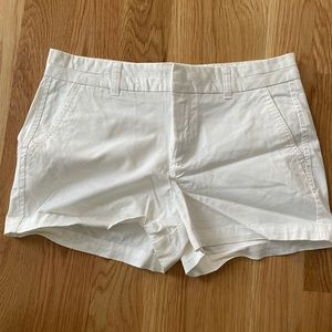 GAP White Khaki 3” Shorts